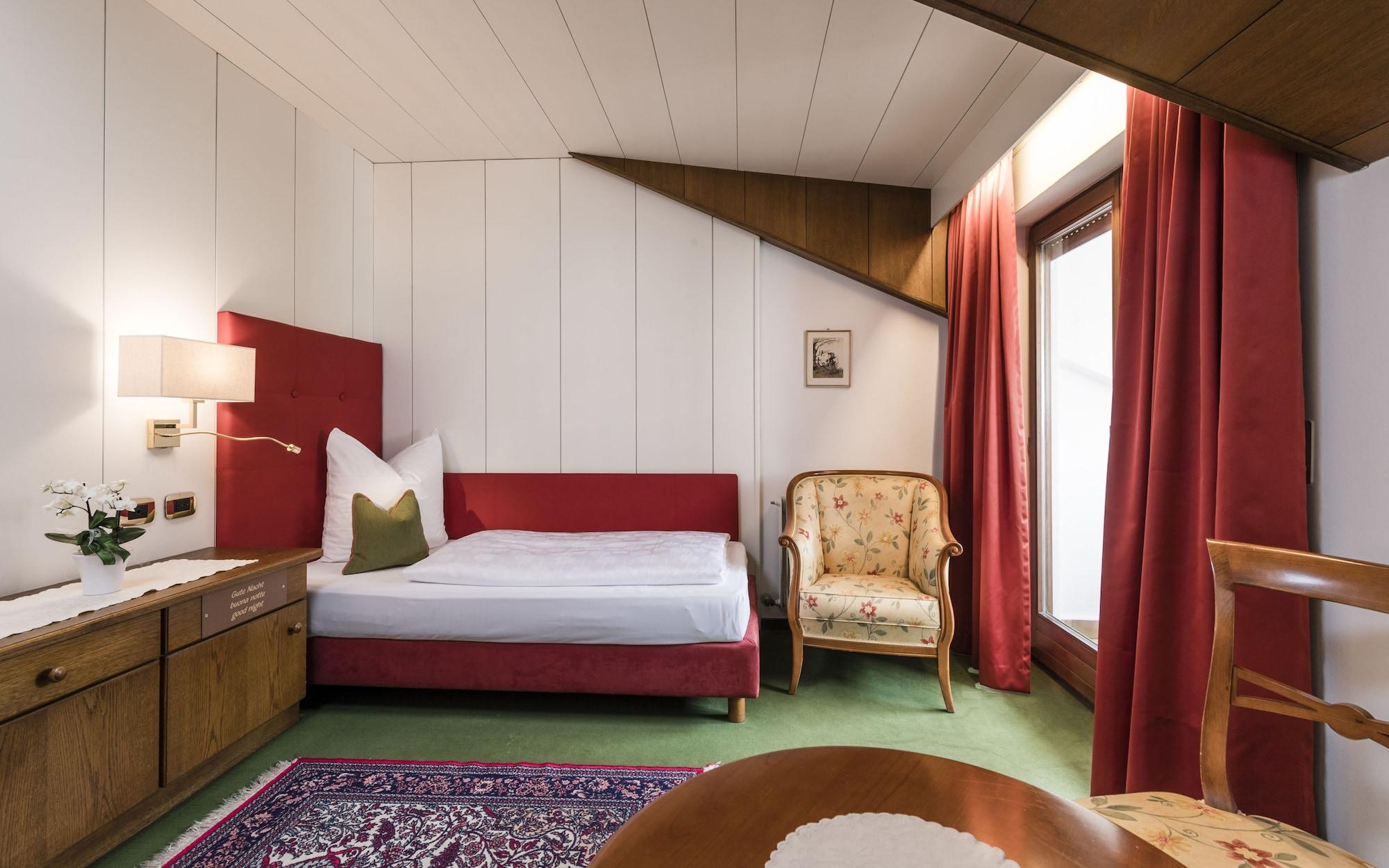Hotel Gruener Baum Bressanone Kültér fotó