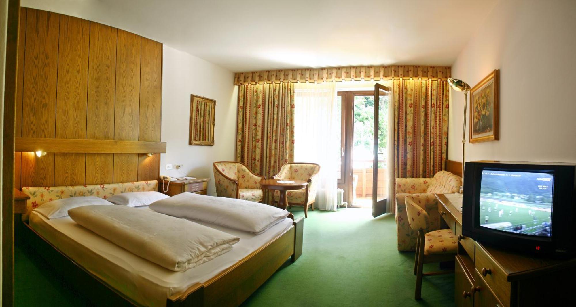 Hotel Gruener Baum Bressanone Kültér fotó
