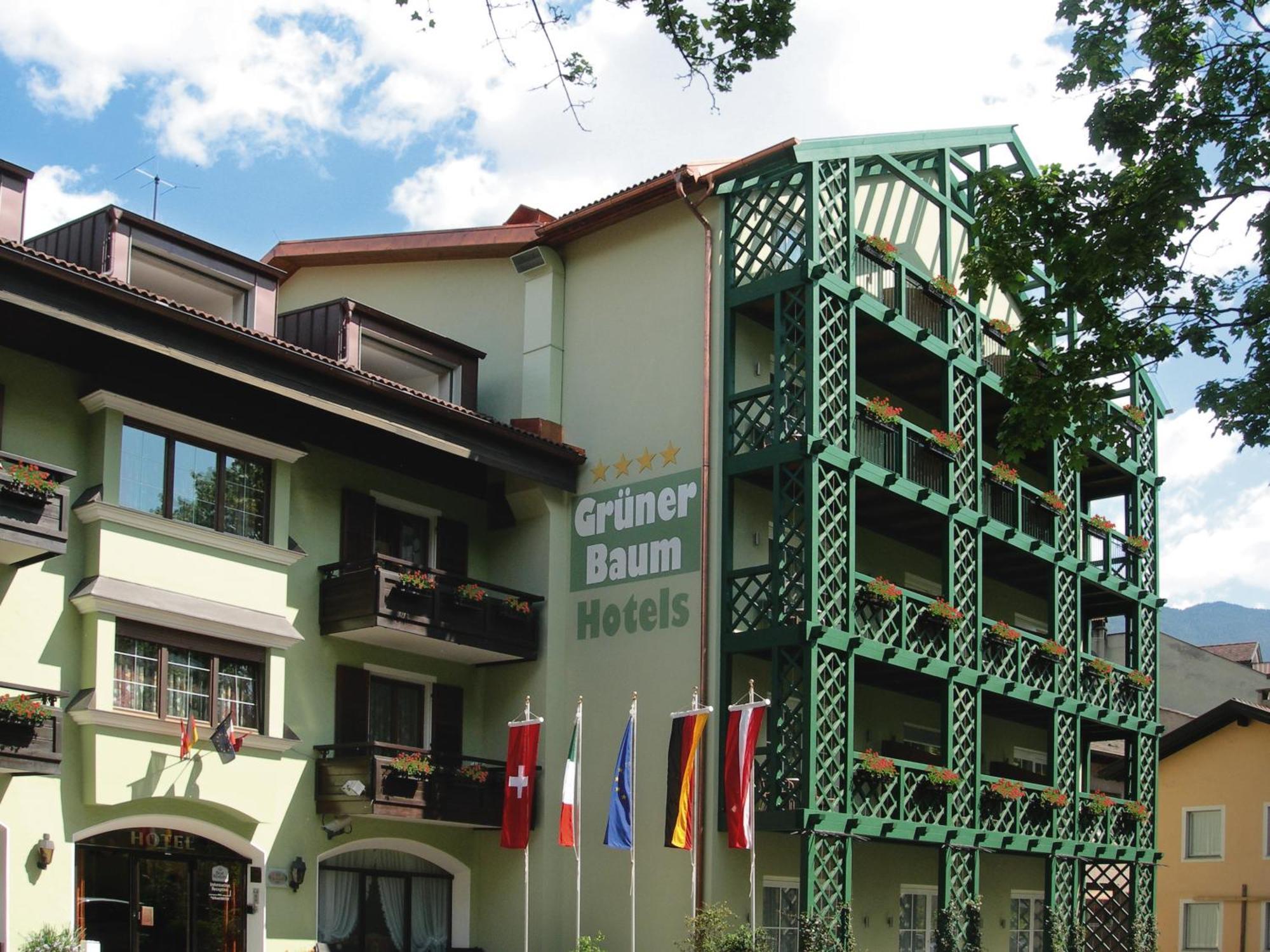 Hotel Gruener Baum Bressanone Kültér fotó