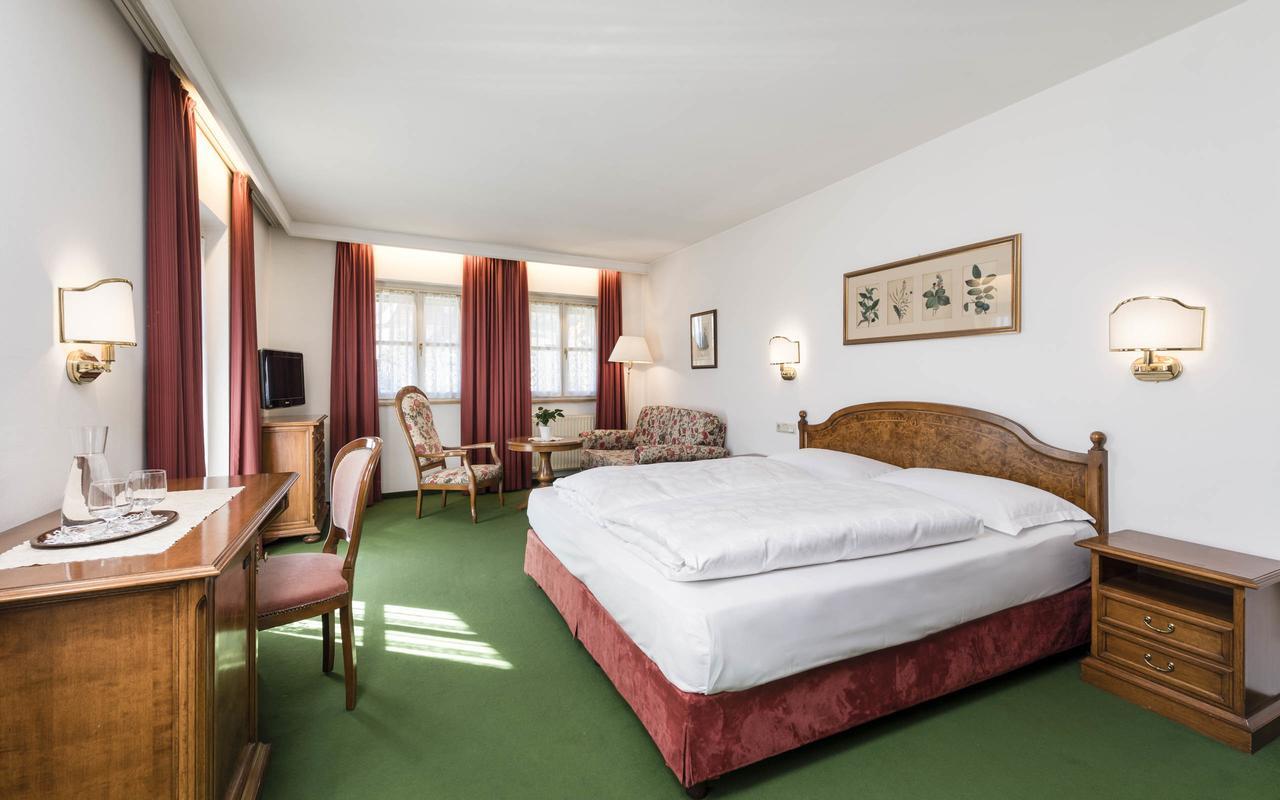 Hotel Gruener Baum Bressanone Kültér fotó